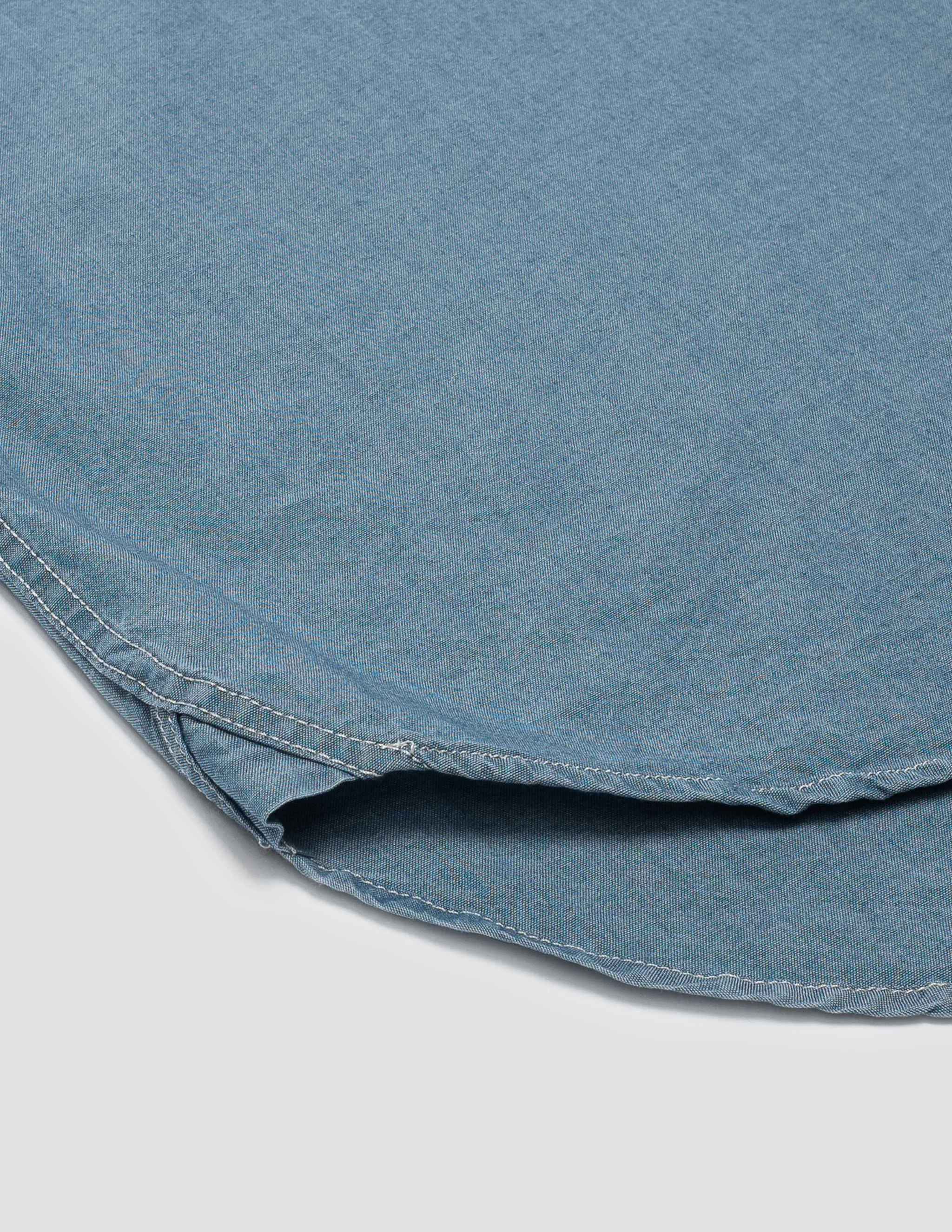 Gil Relaxed Short Sleeve Shirt in Blue Chambray