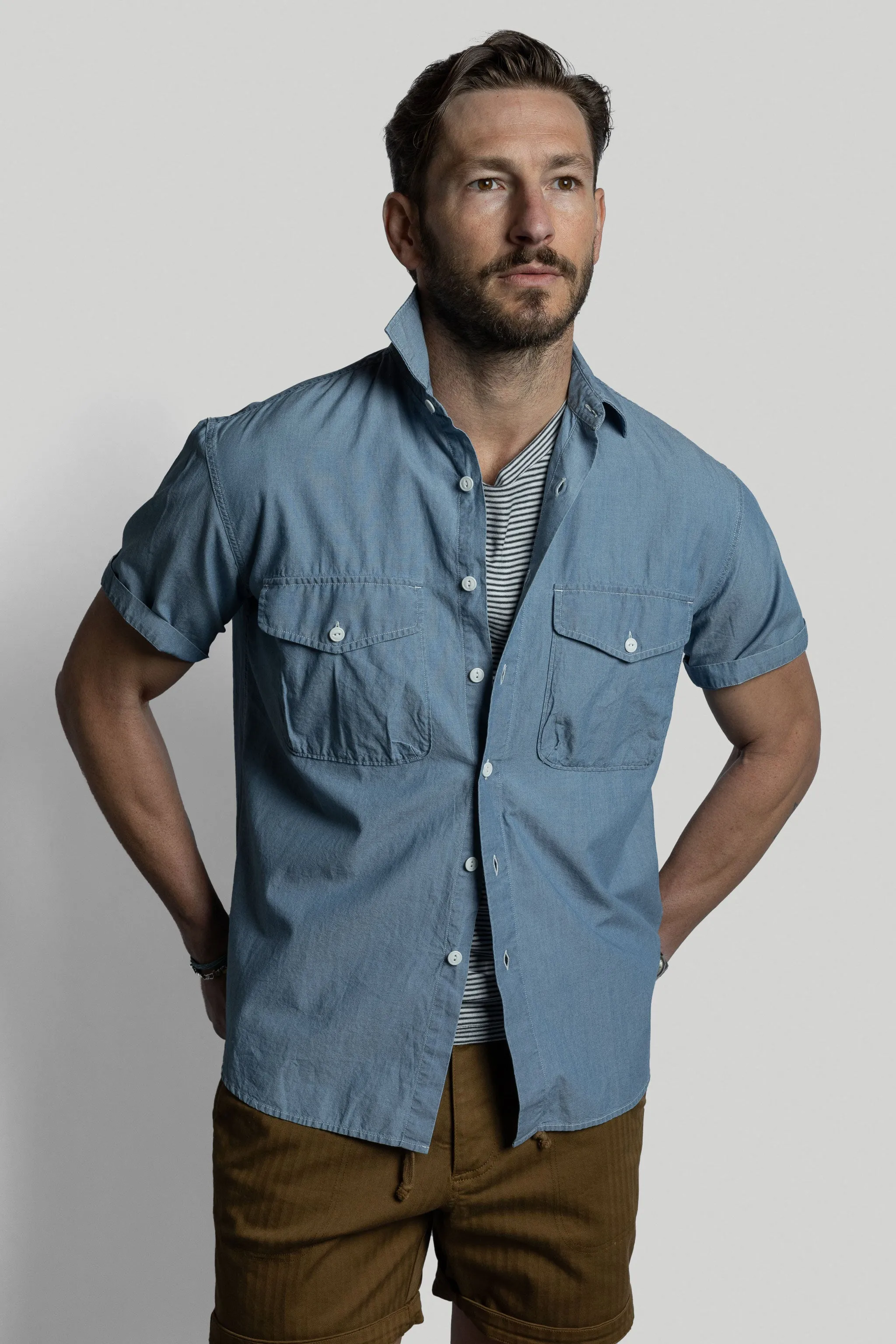 Gil Relaxed Short Sleeve Shirt in Blue Chambray