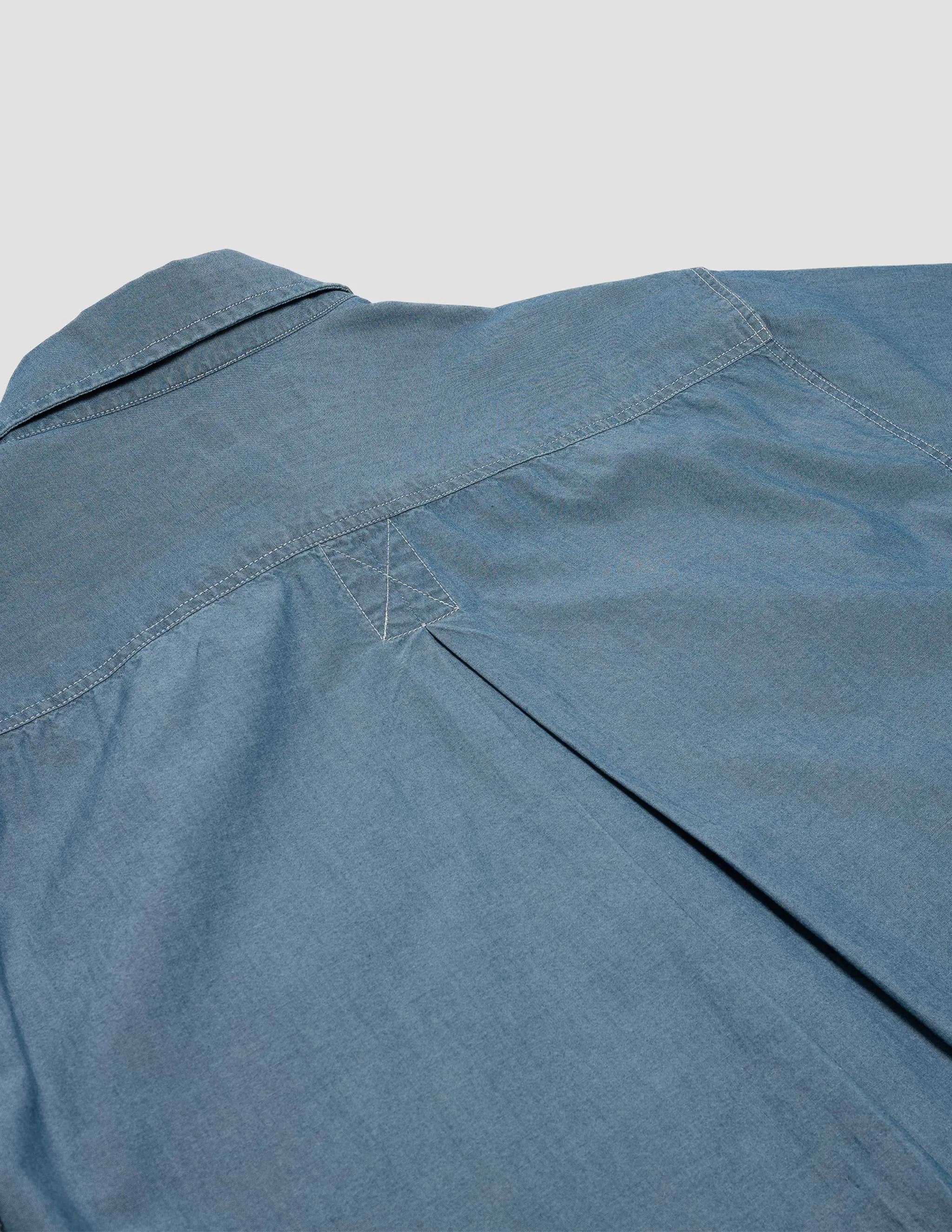 Gil Relaxed Short Sleeve Shirt in Blue Chambray