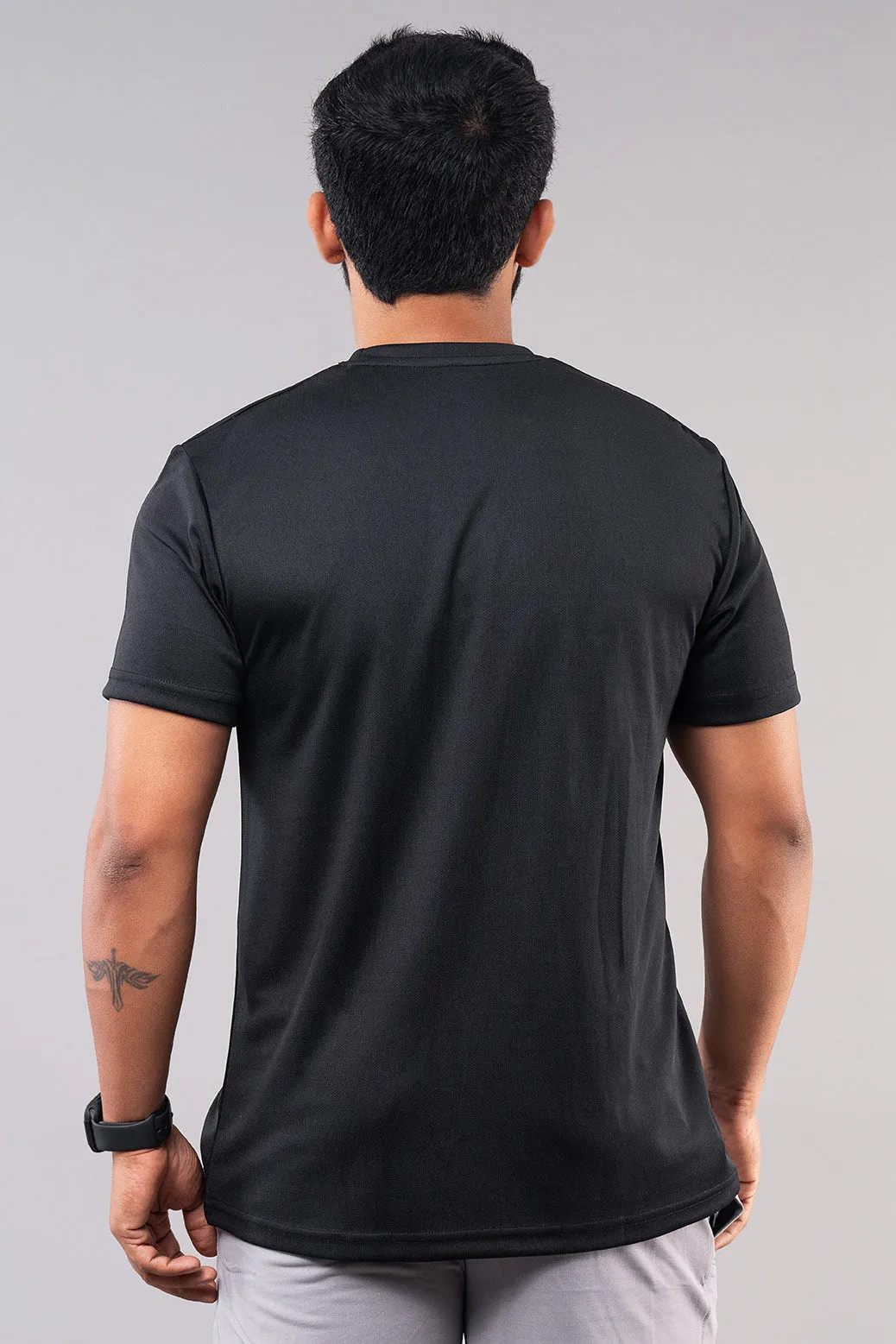 MINIMAL BUZZ TAGLINE GRAPHIC T-SHIRTS - BLACK (D)