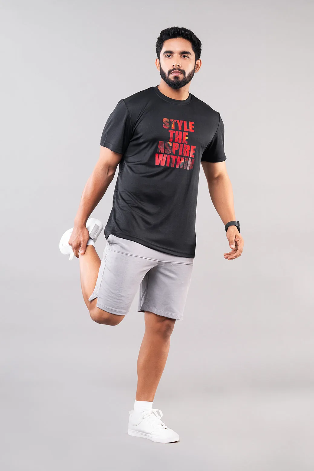 MINIMAL BUZZ TAGLINE GRAPHIC T-SHIRTS - BLACK (D)